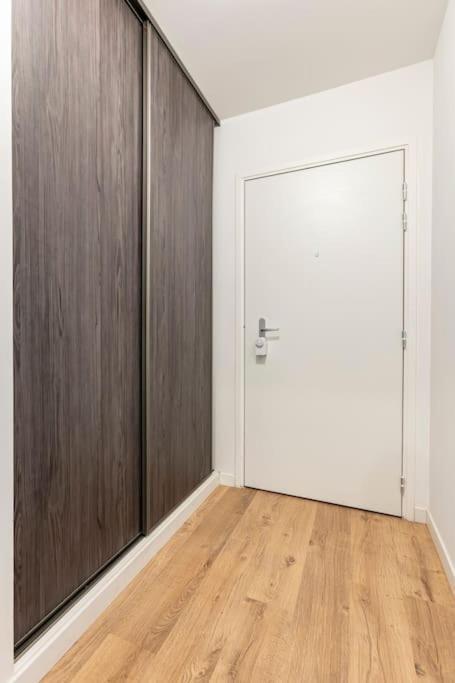 Grand Appartement , Paris La Defense Arena, 50 Metres De La Gare, 15 Min Champs Elysees Nanterre Eksteriør bilde