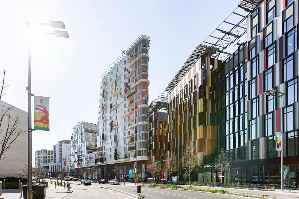 Grand Appartement , Paris La Defense Arena, 50 Metres De La Gare, 15 Min Champs Elysees Nanterre Eksteriør bilde