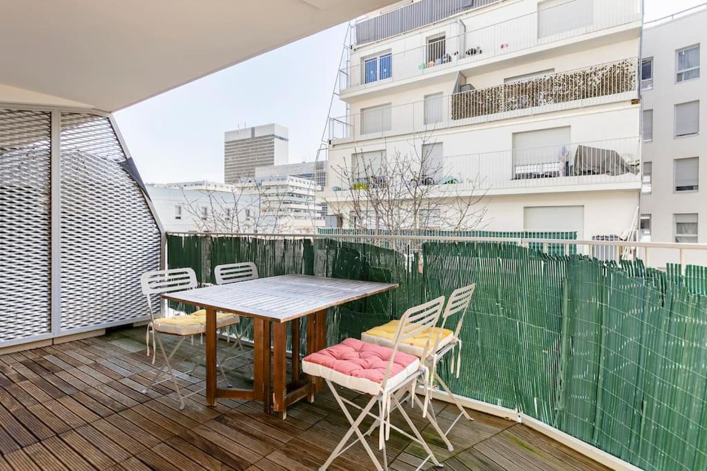 Grand Appartement , Paris La Defense Arena, 50 Metres De La Gare, 15 Min Champs Elysees Nanterre Eksteriør bilde